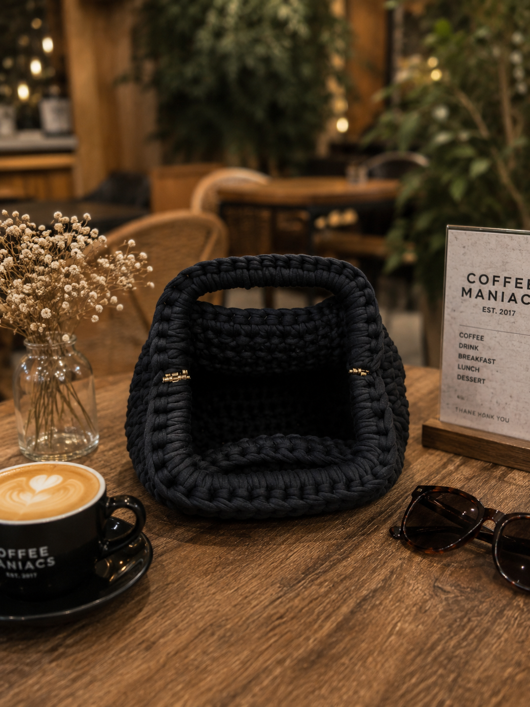 Aleina Noir Café