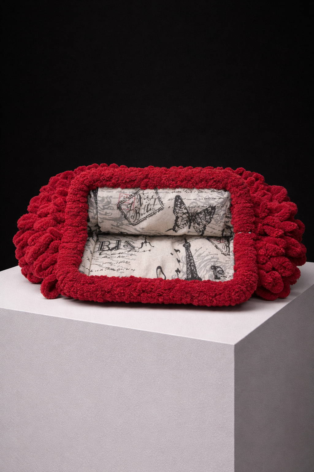Freya Rouge Élégance Clutch
