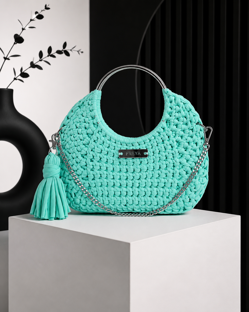 Sagi Bag – Mint Riviera Edition
Η πολυτέλεια αποκτά το χρώμα της φρεσκάδας