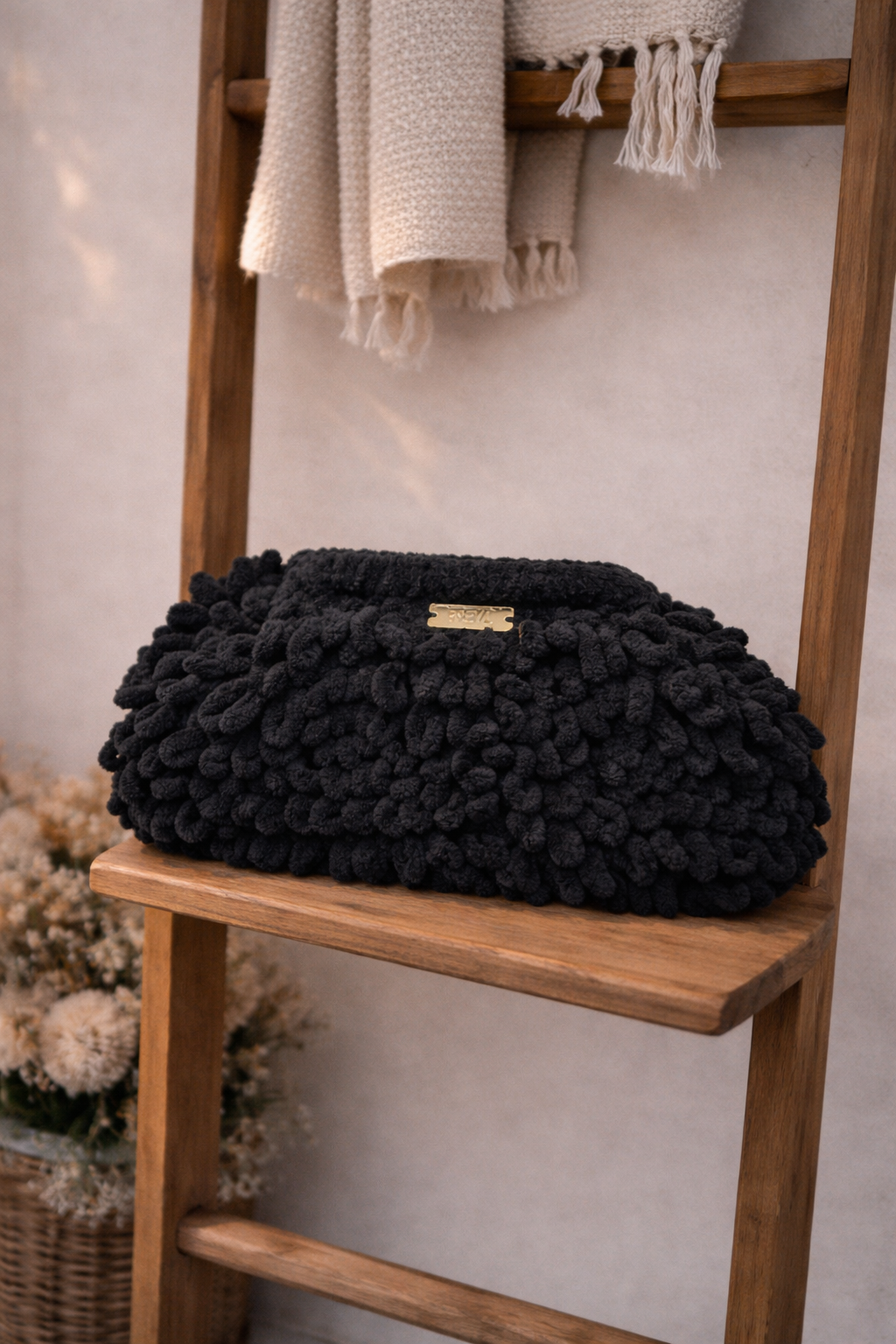 Freya Noir Poème Bag