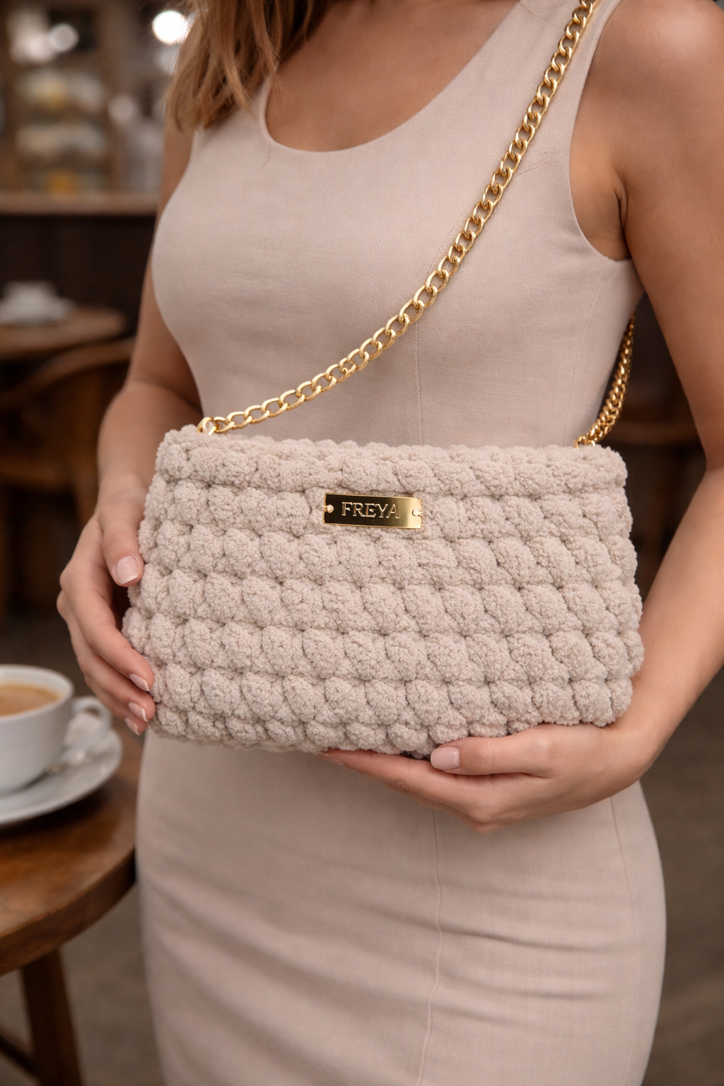 Sensy Nude Glow Bag – Η κομψότητα του minimal luxe