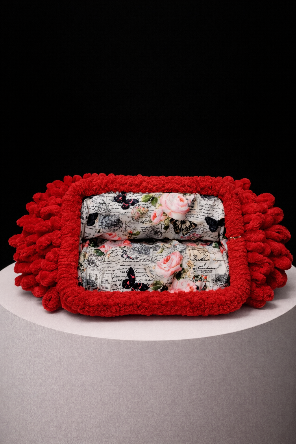 Freya Scarlet Muse Clutch